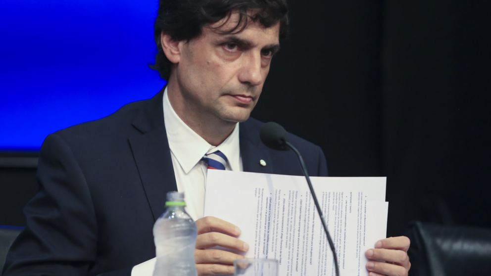 "Los controles de capitales están funcionando", aseguró Lacunza tras negar un ajuste en el cepo cambiario