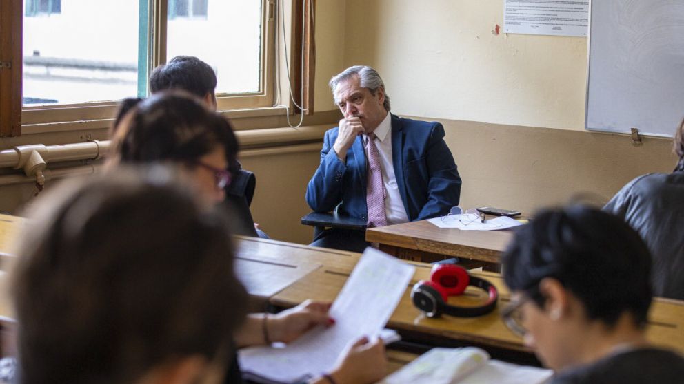El "profesor" Fernández tomó examen ayer en Derecho (UBA)