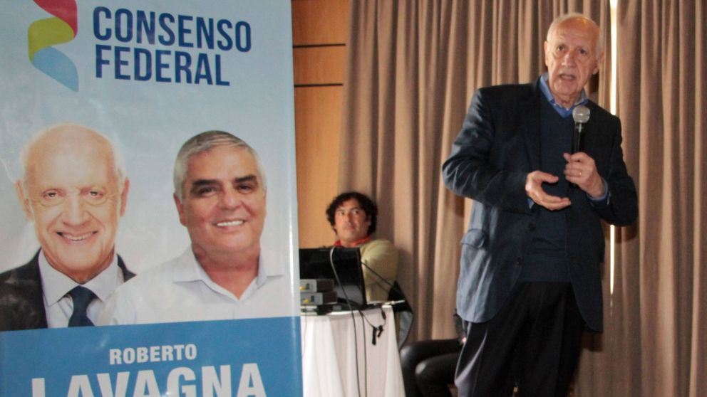 Lavagna visitó Corrientes antes de viajar al Coloquio de IDEA