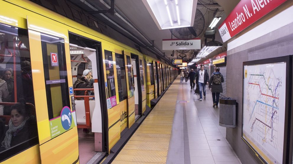 La Línea B es la más afectada por el asbesto