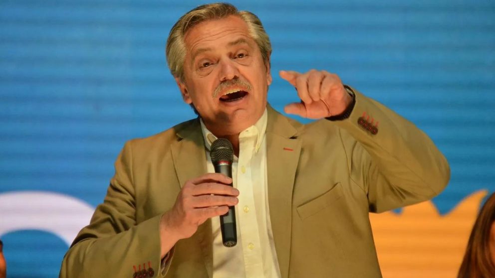 Alberto apunta a hacer cambios en el sistema impositivo