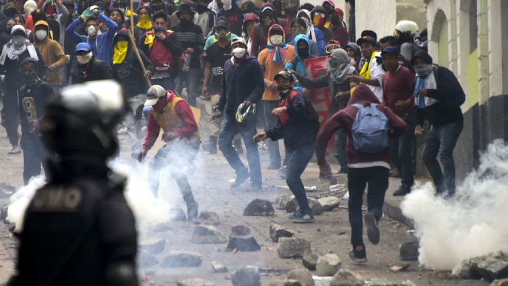 Ya hubo dos muertos y decenas de heridos en las protestas