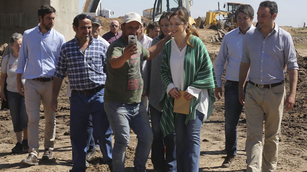 Vidal recorrió obras hídricas en Areco