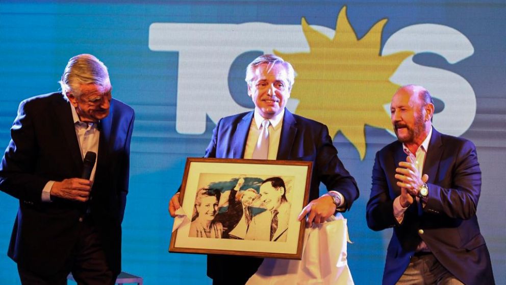 Alberto partició del homenaje a Juan Domingo Perón, por el 124 aniversario de su nacimiento