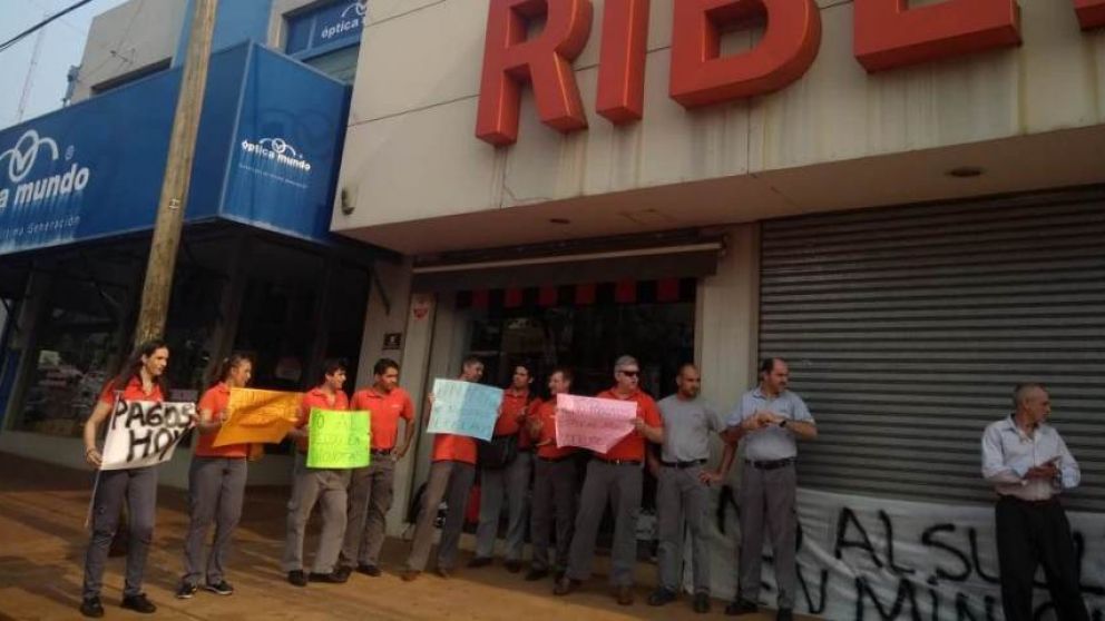 Sus empleados reclaman el mes de septiembre y aguinaldo