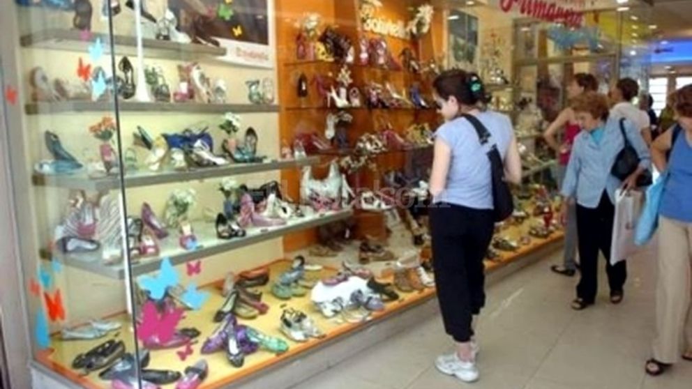 Familias apelaron a los plásticos para llegar a fin de mes
