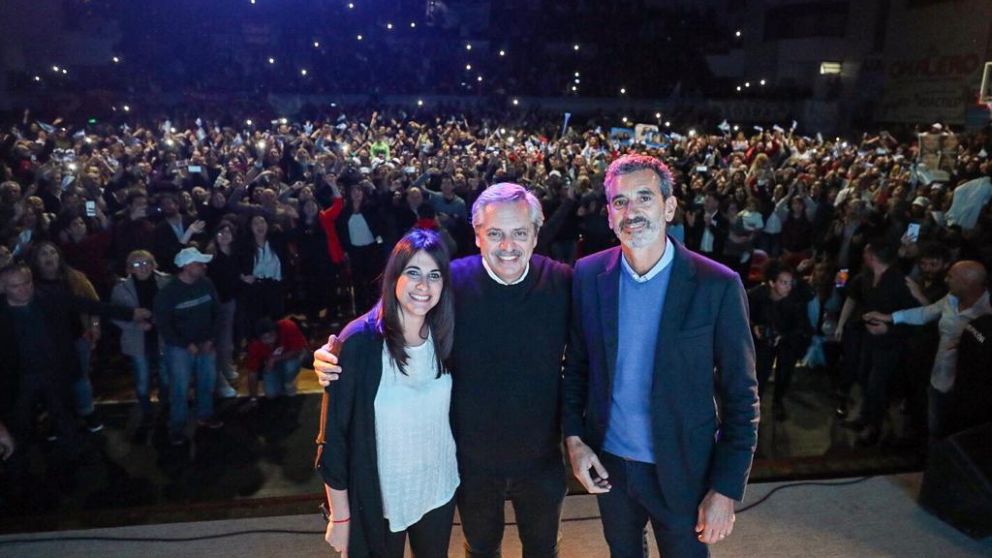Fernández encabezó un acto junto al ex ministro en Chivilcoy, con la candidata a intendenta Constanza Alonso