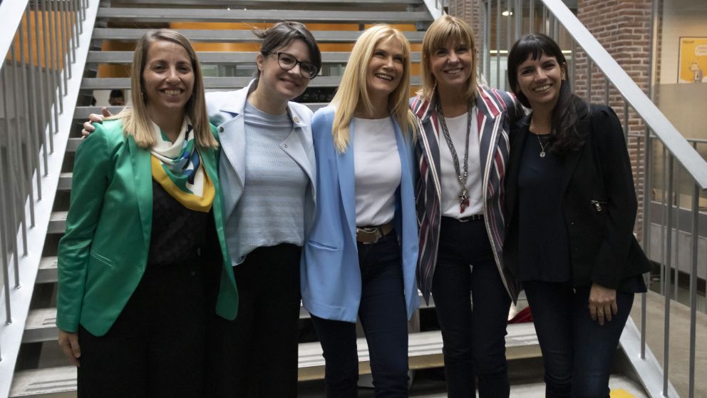 Durante el encuentro estuvieron presentes la candidata a vicegobernadora de la Provincia de Buenos Aires, Verónica Magario; la vicegobernadora electa de Santa Fe, Alejandra Rodenas; la candidata a vicejefa de gobierno porteño por el Frente de Todos, Gisel