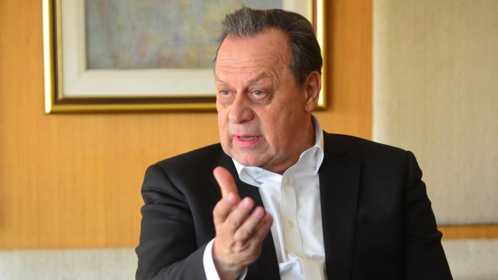  "No se puede seguir da�ando a la poblaci�n argentina por intereses particulares; no podemos confundir nunca m�s en nuestro pa�s los fines con los medios", enfatiz� el secretario de Turismo