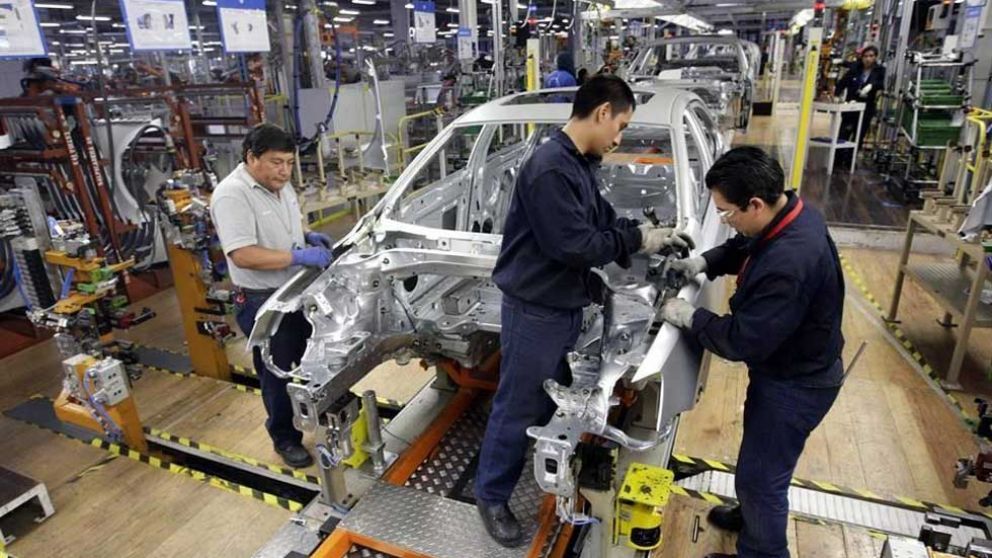 A la industria automotriz no le será fácil pasar el verano