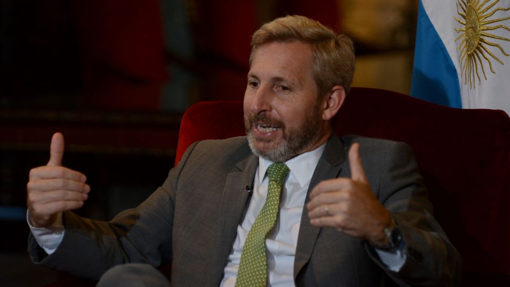 Para el ministro, la política debe seguir hasta 2035