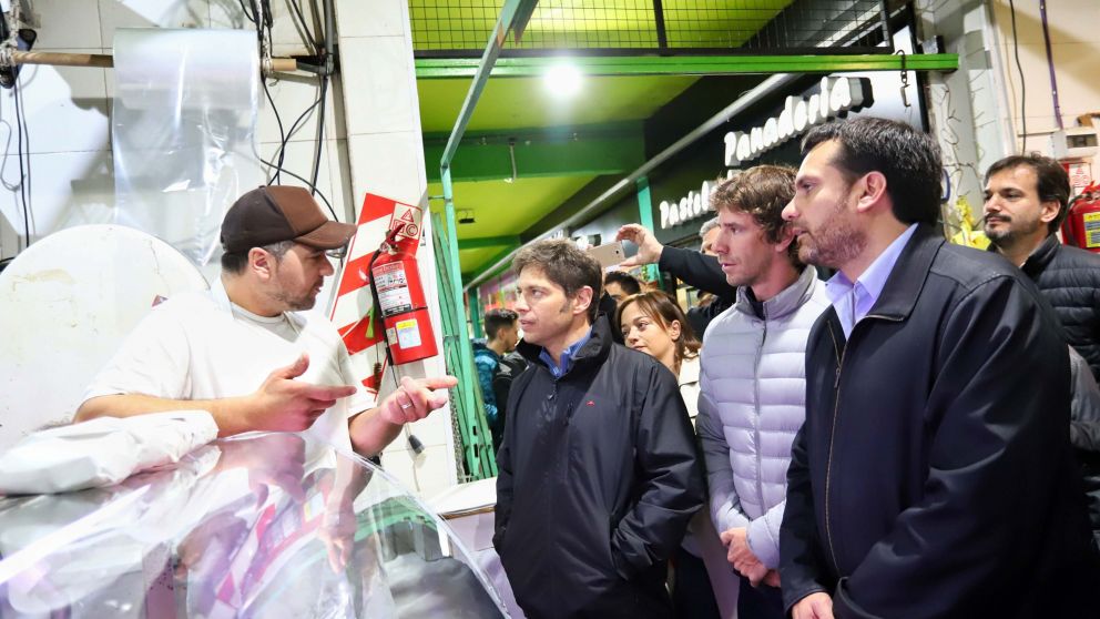 Kicillof recorrió también Villa Adelina y Boulogne