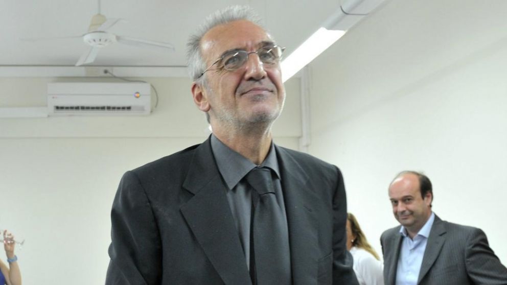 Moldes hace unas semanas sufri� un ACV y pidi� su jubilaci�n