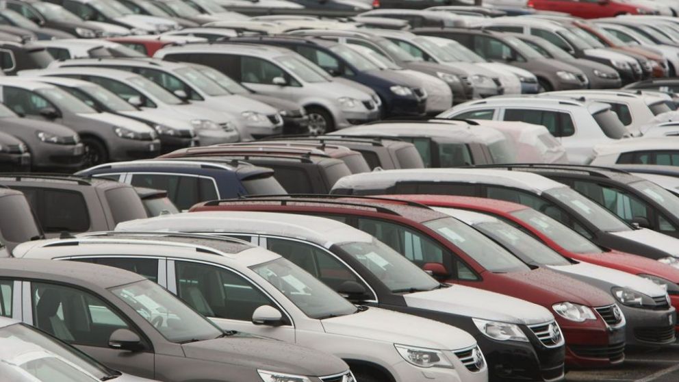 Las ventas de autos se siguen desplomando