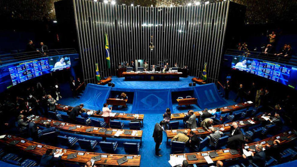 La cámara alta le daría una alegría a Bolsonaro el miércoles