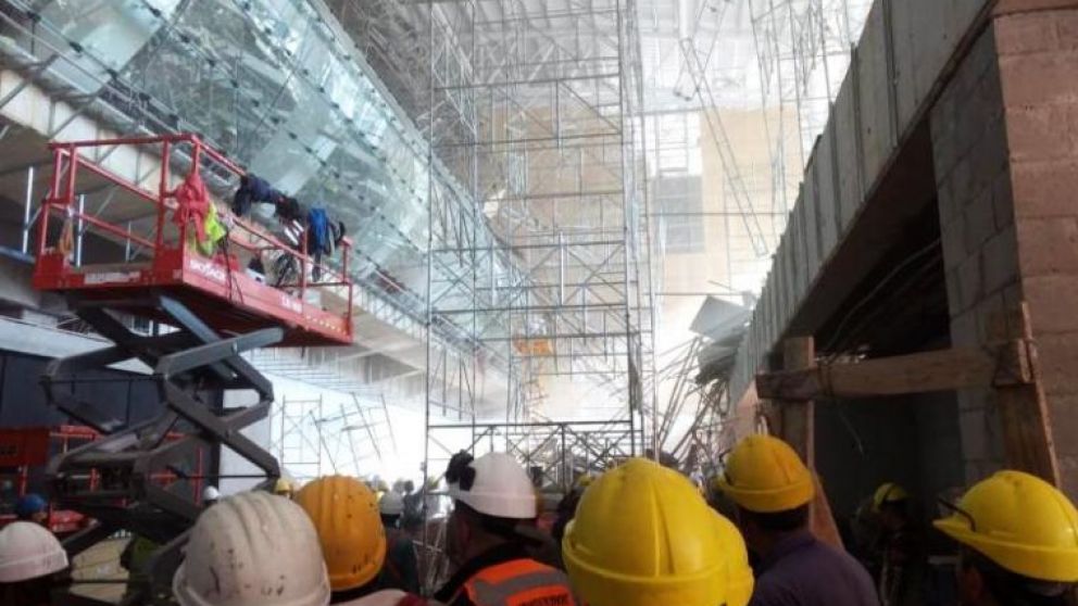 La constructora de Nicolás Caputo, el "hermano del alma" del presidente Mauricio Macri, quedó involucrada en el accidente en Ezeiza