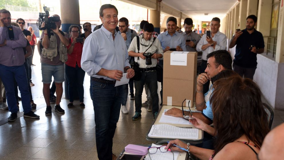 Suárez amplió los registros de las primarias provinciales y ganó por amplio margen