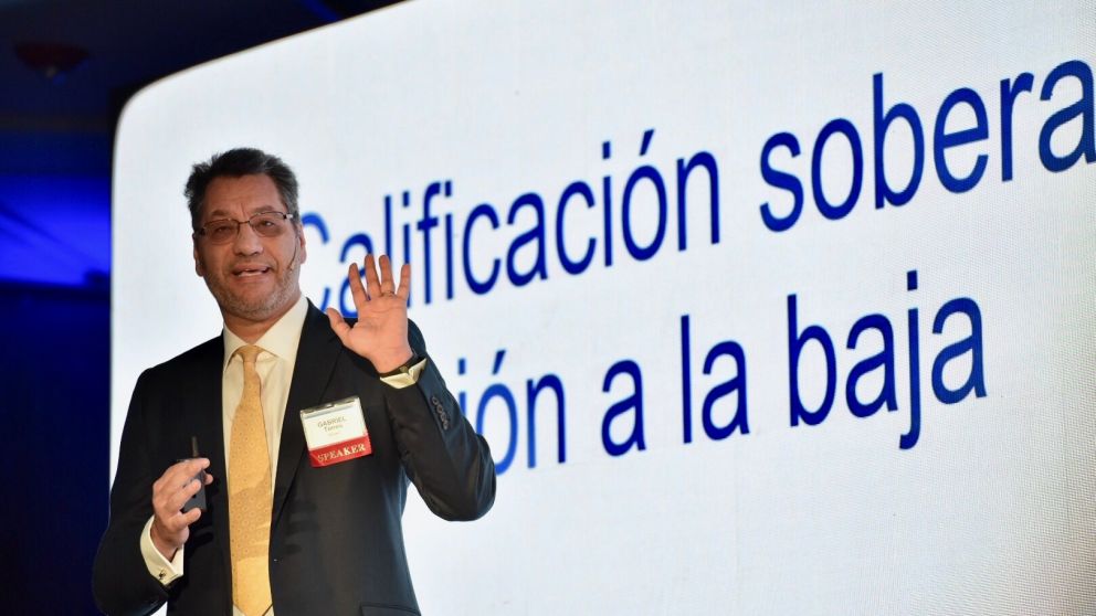 Gabriel Torres, vicepresidente regional de Moody's explicó que "la economía no crece desde el 2011, este año podría caer 4%"