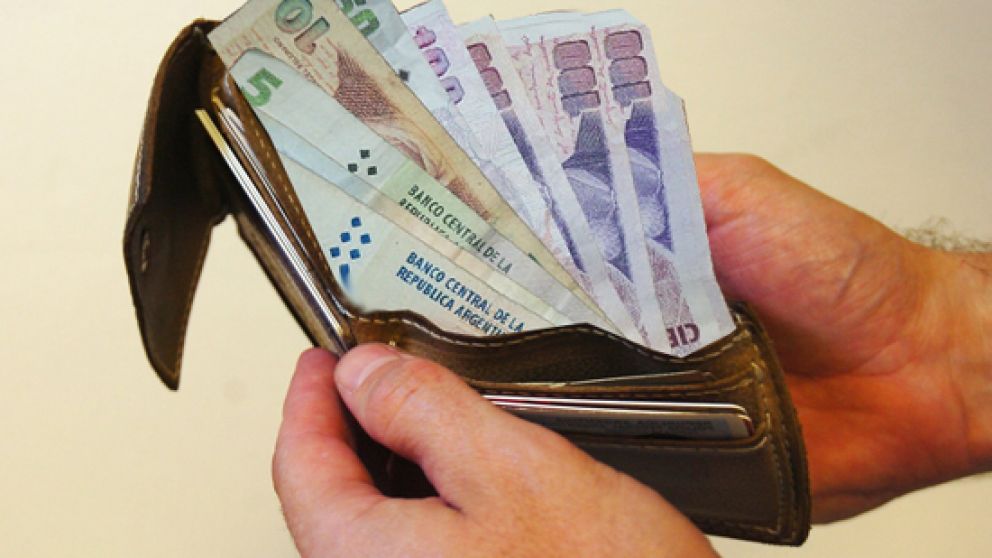 "Es una irresponsabilidad total", cuestion� el ministro de Econom�a rionegrino