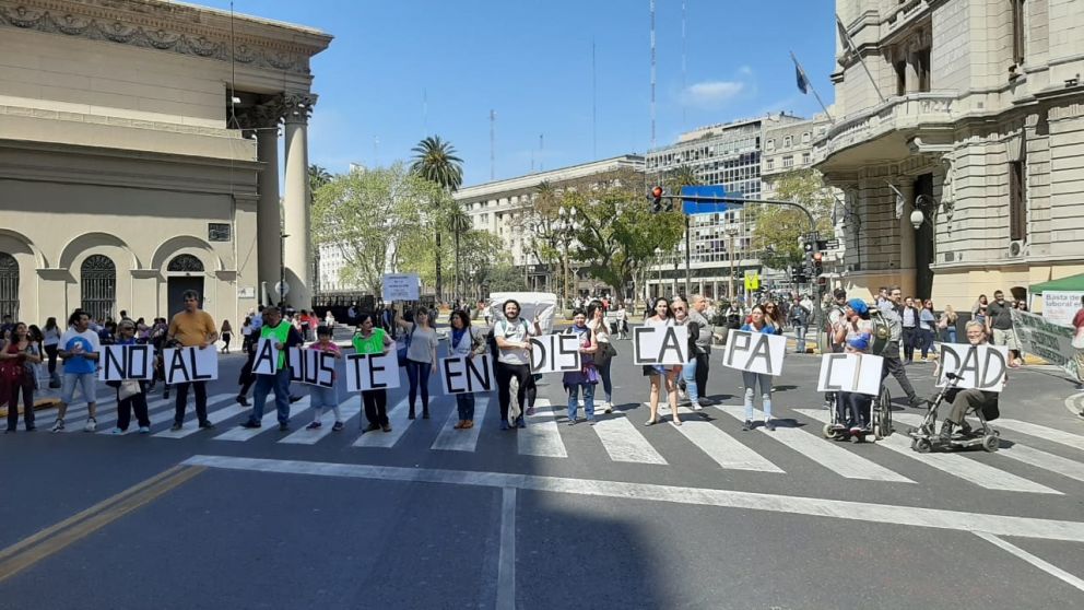 Las entidades se movilizaron a la sede de la reuni�n 