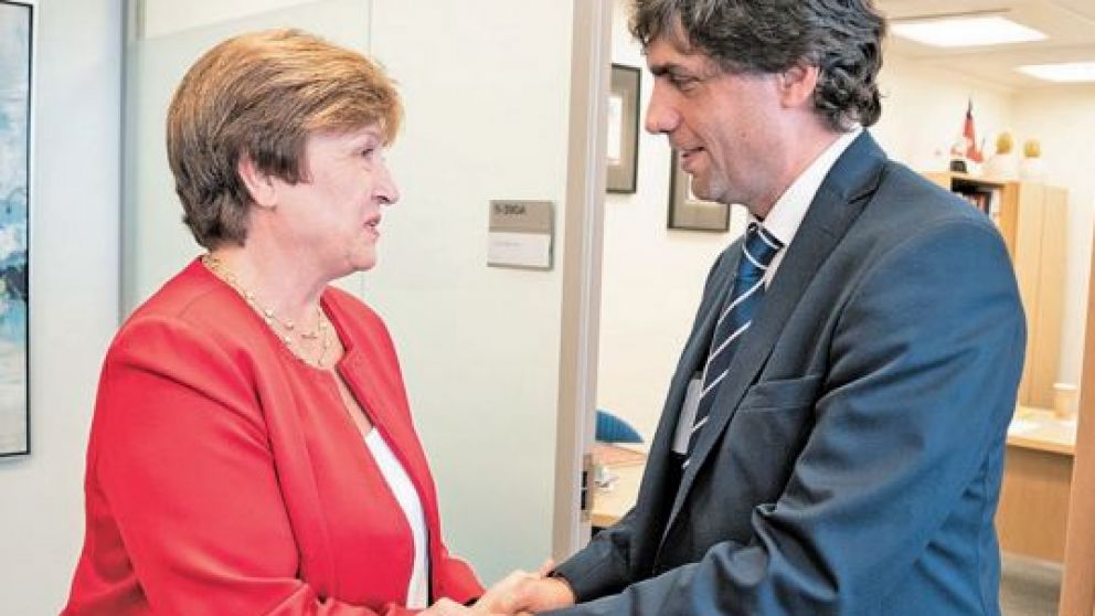 Georgieva subió a su cuenta de Twitter la foto con Lacunza