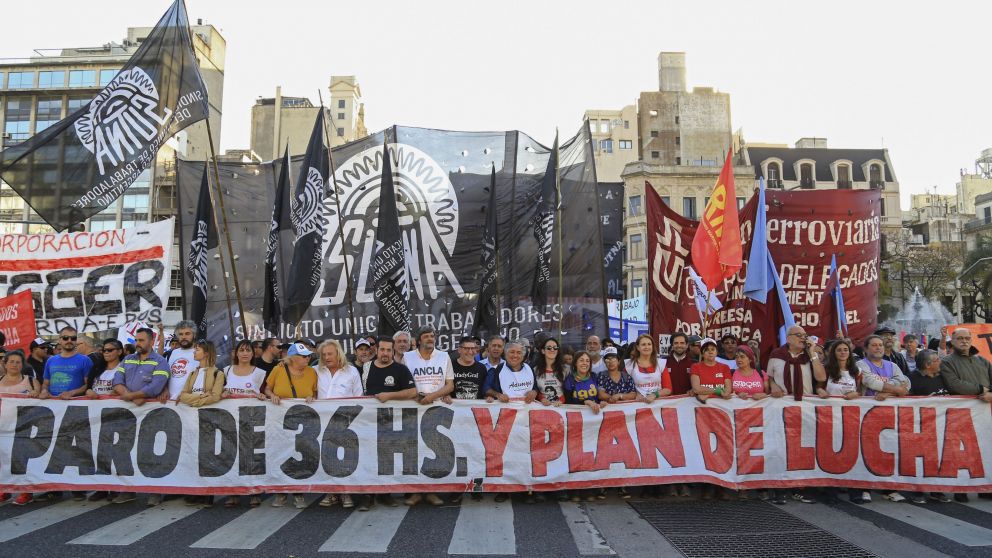 Luego de cortar accesos, se manifestaron en Plaza de Mayo