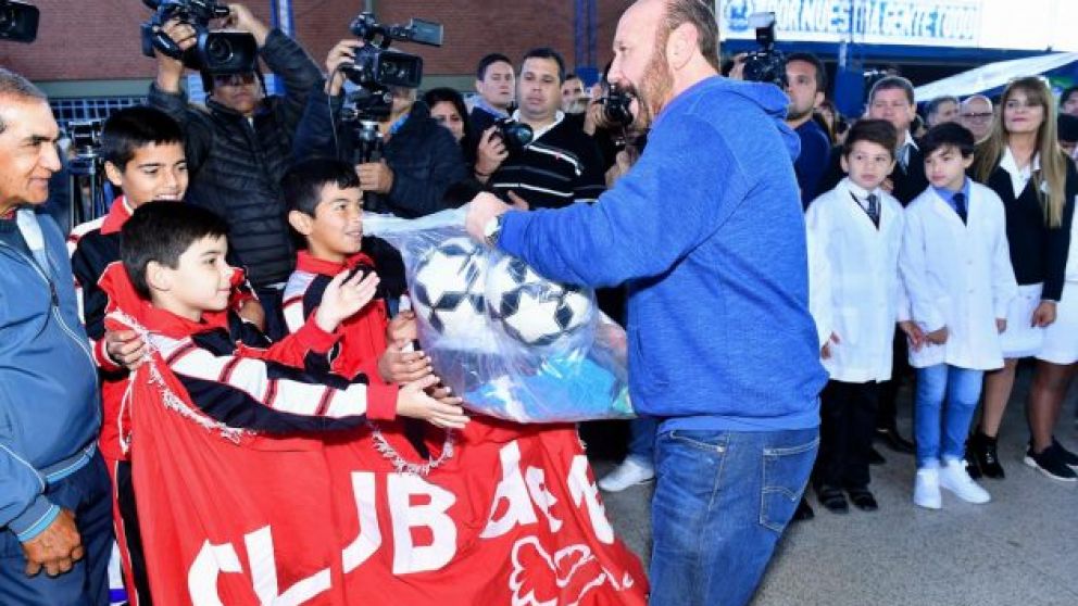 Insfrán apunta a infraestructura