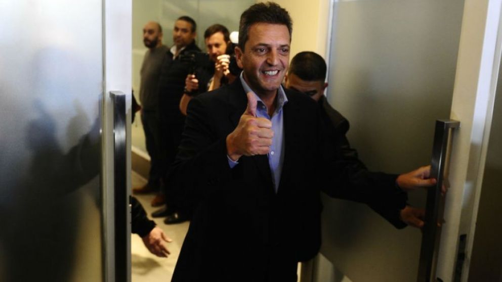 Massa organiza su desembarco en el Congreso