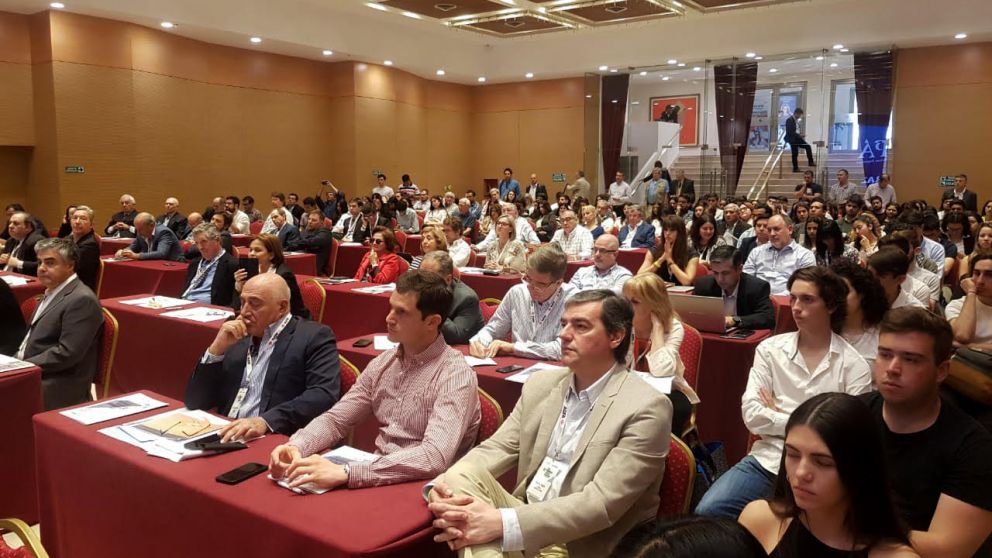 En la Asamblea, hubo pedidos a Macri y a Alberto Fernández y planteos sobre Google y Facebook