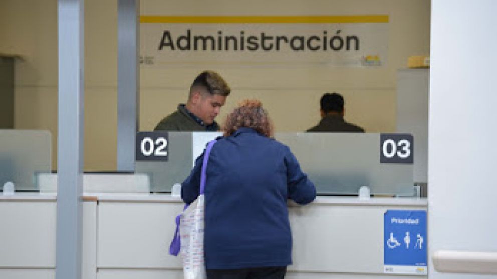 El Centro de Especialidades Médicas Ambulatorias de Referencia (CEMAR) está ubicado en el barrio de Barracas