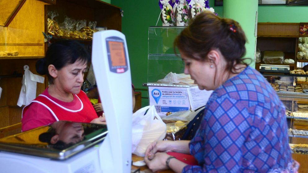 Las facturas mayoristas se seguirán emitiendo en pesos