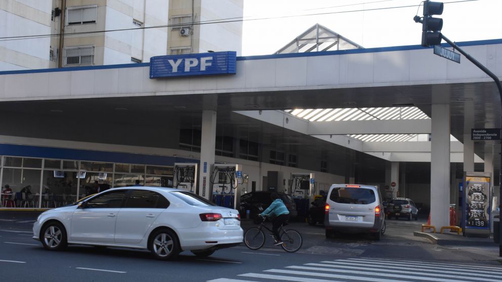 El litro de nafta súper llegó a $45,46 en las estaciones porteñas de YPF
