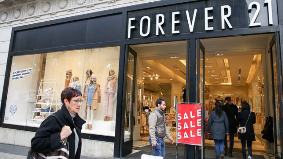 Forever 21 cerrará más de cien tiendas