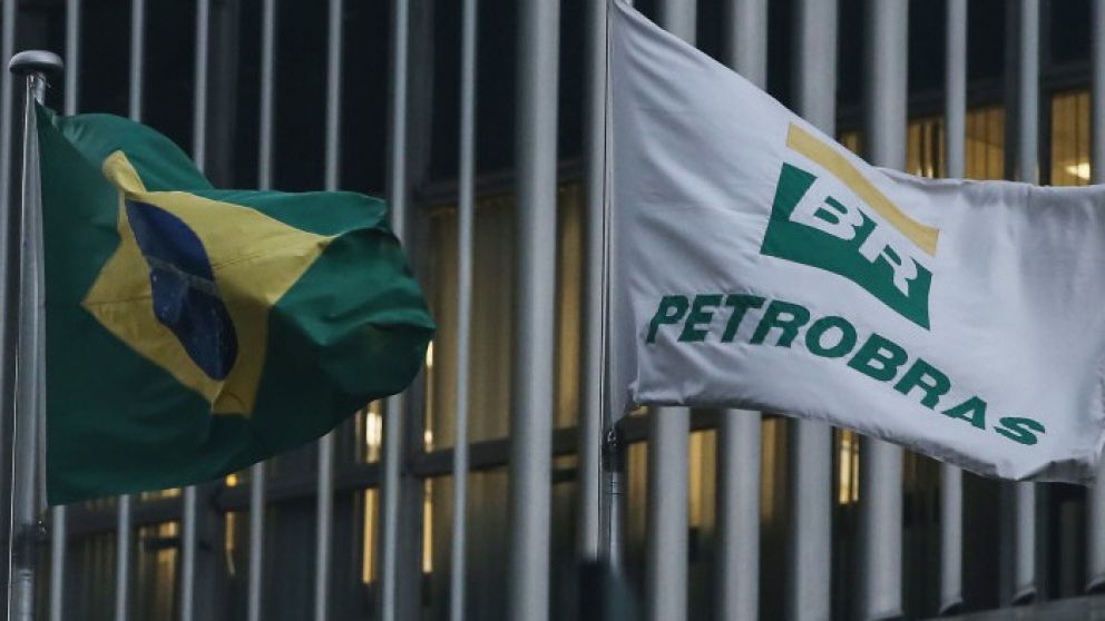 Las acciones de la petrolera estatal bajaron ayer tras el anuncio