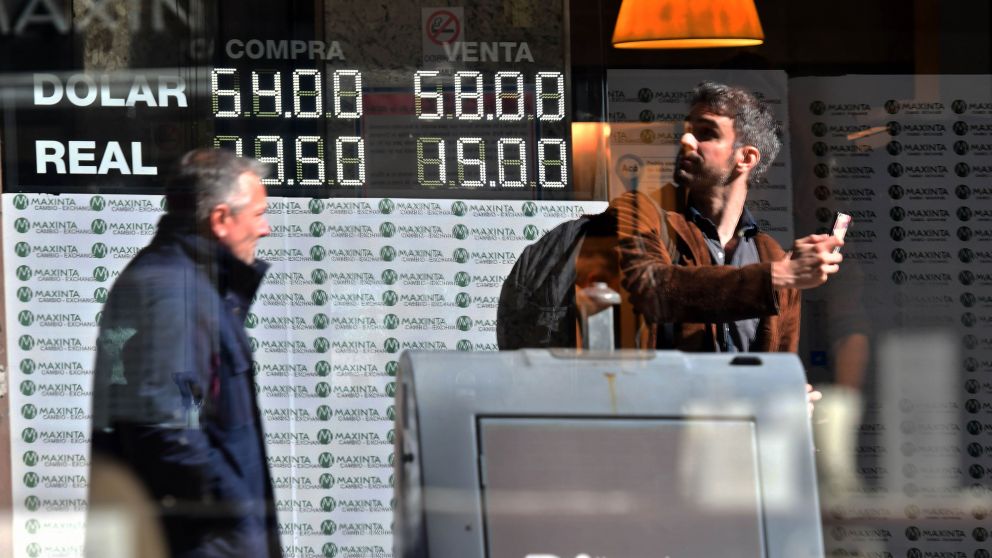 Piden investigar si el Gobierno propici� una disparada del d�lar tras las PASO