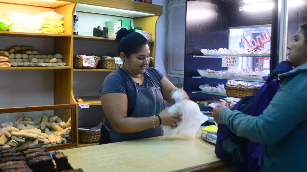 Panaderías rechazan pagar la harina en dólares