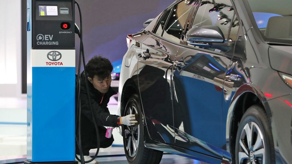 Nace otro competidor