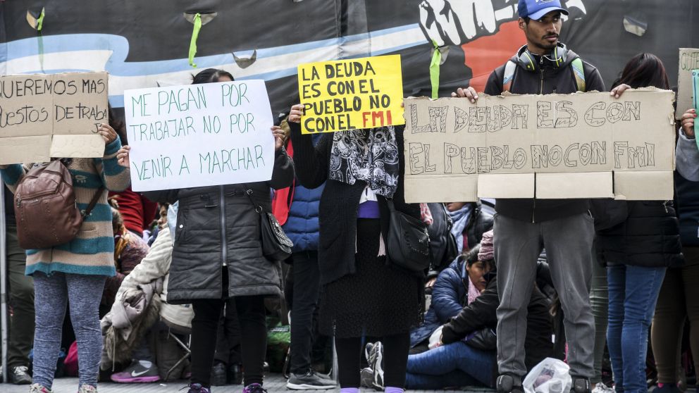 Esta tarde se registraron enfrentamientos con la policía que dejaron al menos dos detenidos