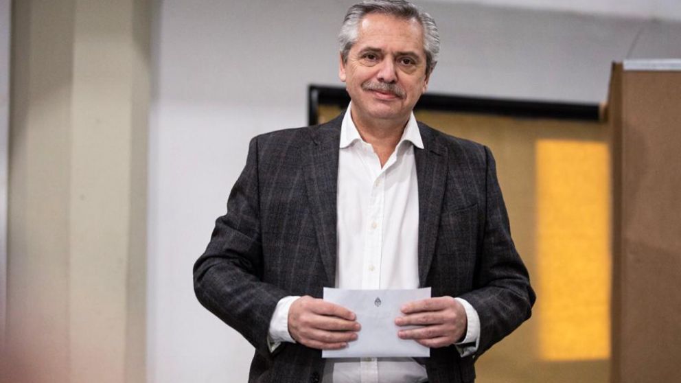 Fern�ndez asegur� que pagar�a la deuda externa y que para ello "Argentina necesita d�lares para pagar" y el campo puede "exportar"