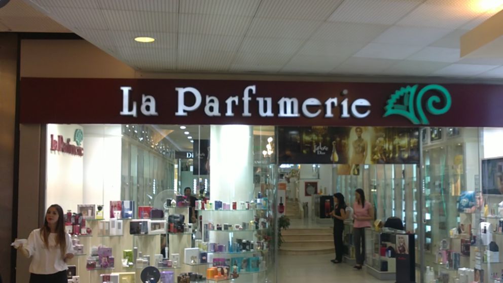 Perfumerías cambian de dueño
