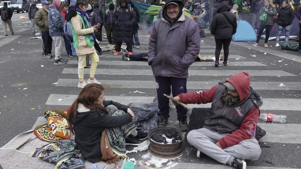 Piqueteros levantaron el acampe; volvería la próxima semana