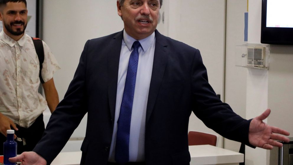 Alberto explicó sus proyectos a empresarios e inversores