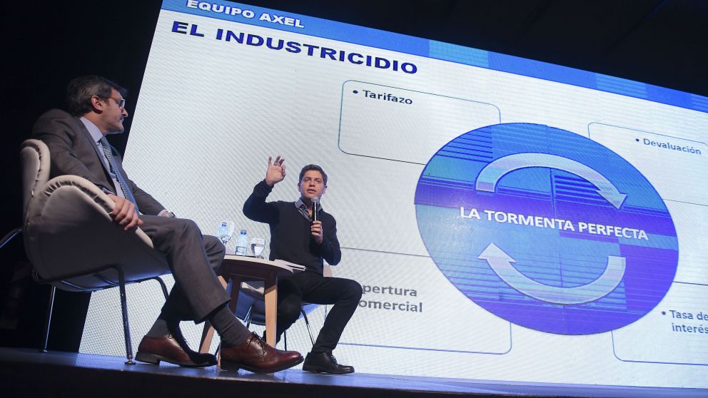 El candidato criticó la falta de acción de Vidal ante la crisis