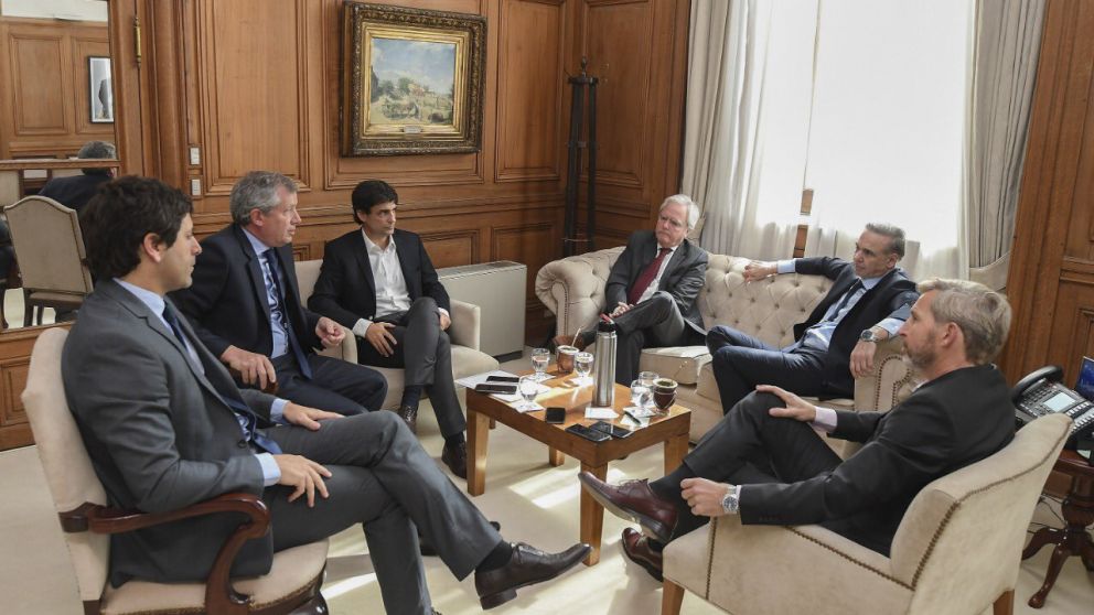 Lacunza suspendió visita al Congreso tras analizar el panorama de la negociación