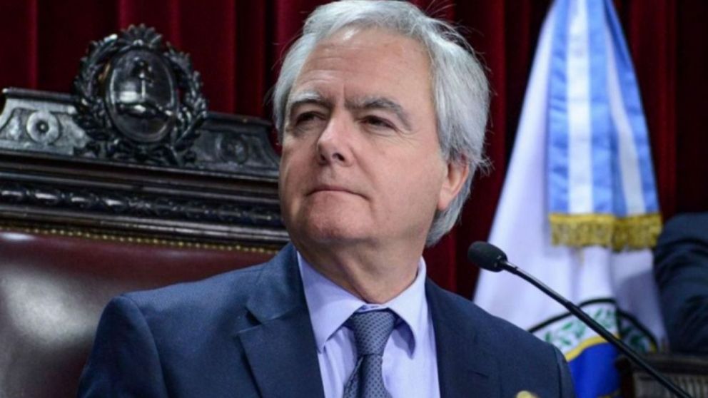 Pinedo asegura que el país "está en condiciones" de cumplir con sus obligaciones