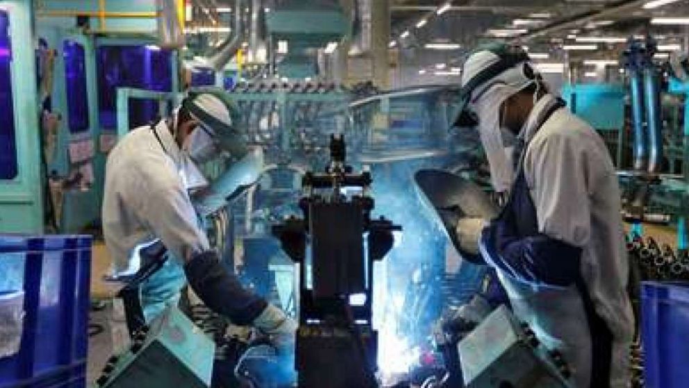 Las industrias son las más perjudicadas por la crisis financiera