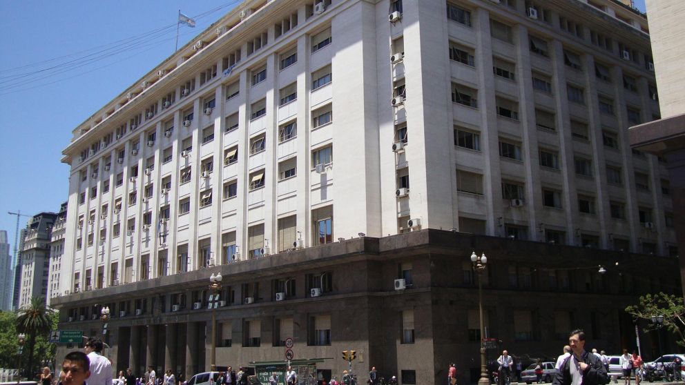 Hacienda desreguló el MULC y se financió en dólares