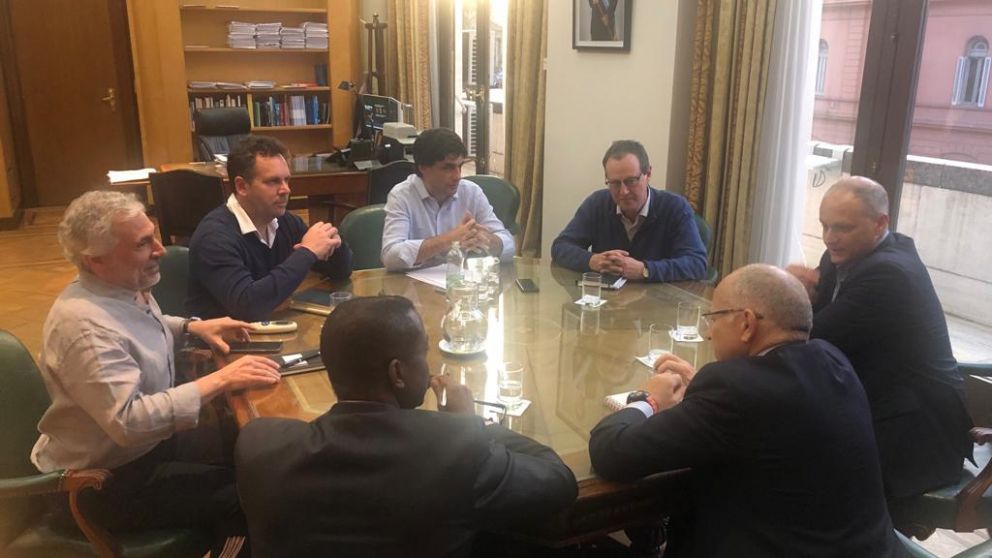 La primera cumbre de la visita fue el sábado, en medio de la marcha en apoyo al Gobierno