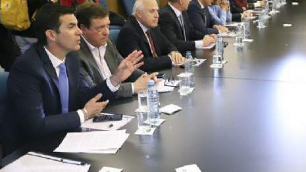 Representantes de 15 provincias irán hoy a la Justicia