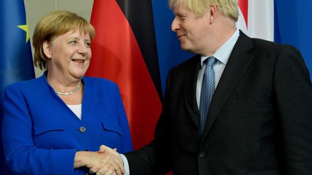 Merkel y Johnson transmitieron optimismo